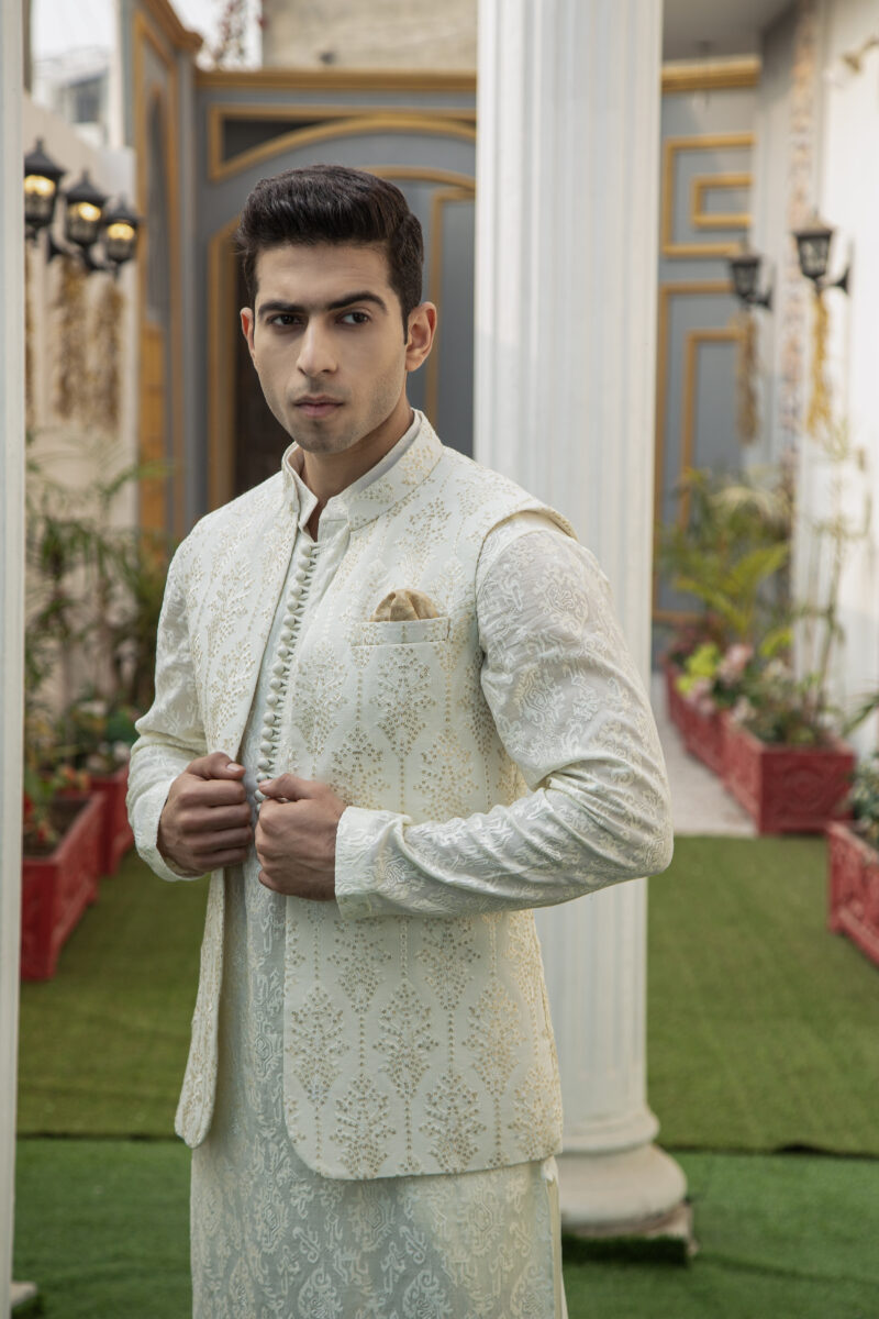 Boski Embroidered Waistcoat - Image 2